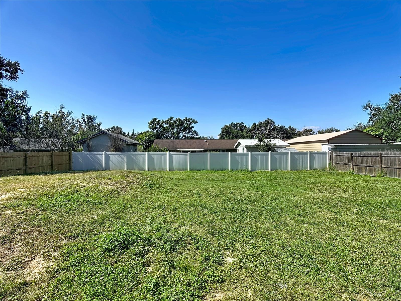 RUSKIN GROWERS SUB UNI - Residential