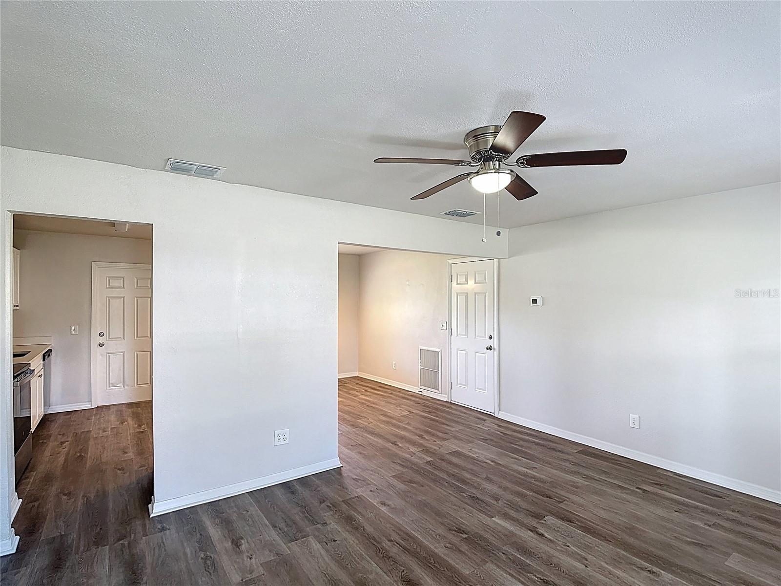 RUSKIN GROWERS SUB UNI - Residential