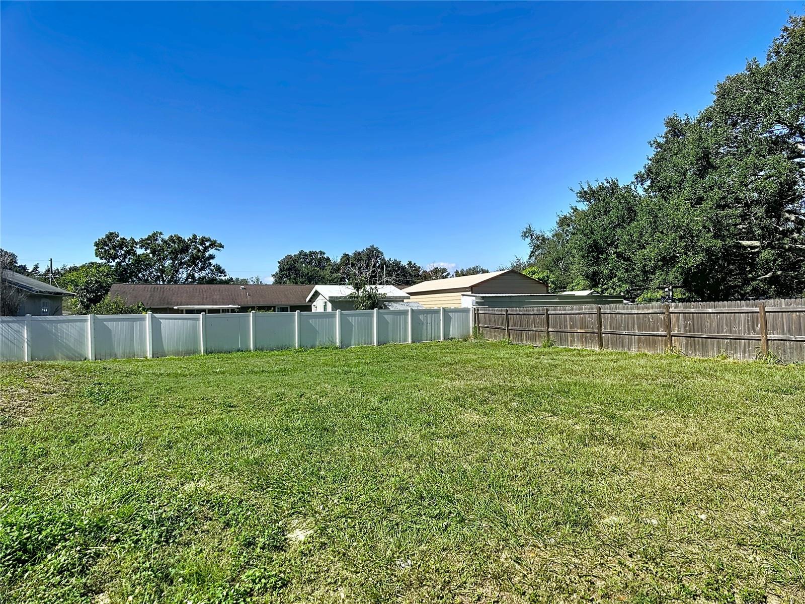 RUSKIN GROWERS SUB UNI - Residential