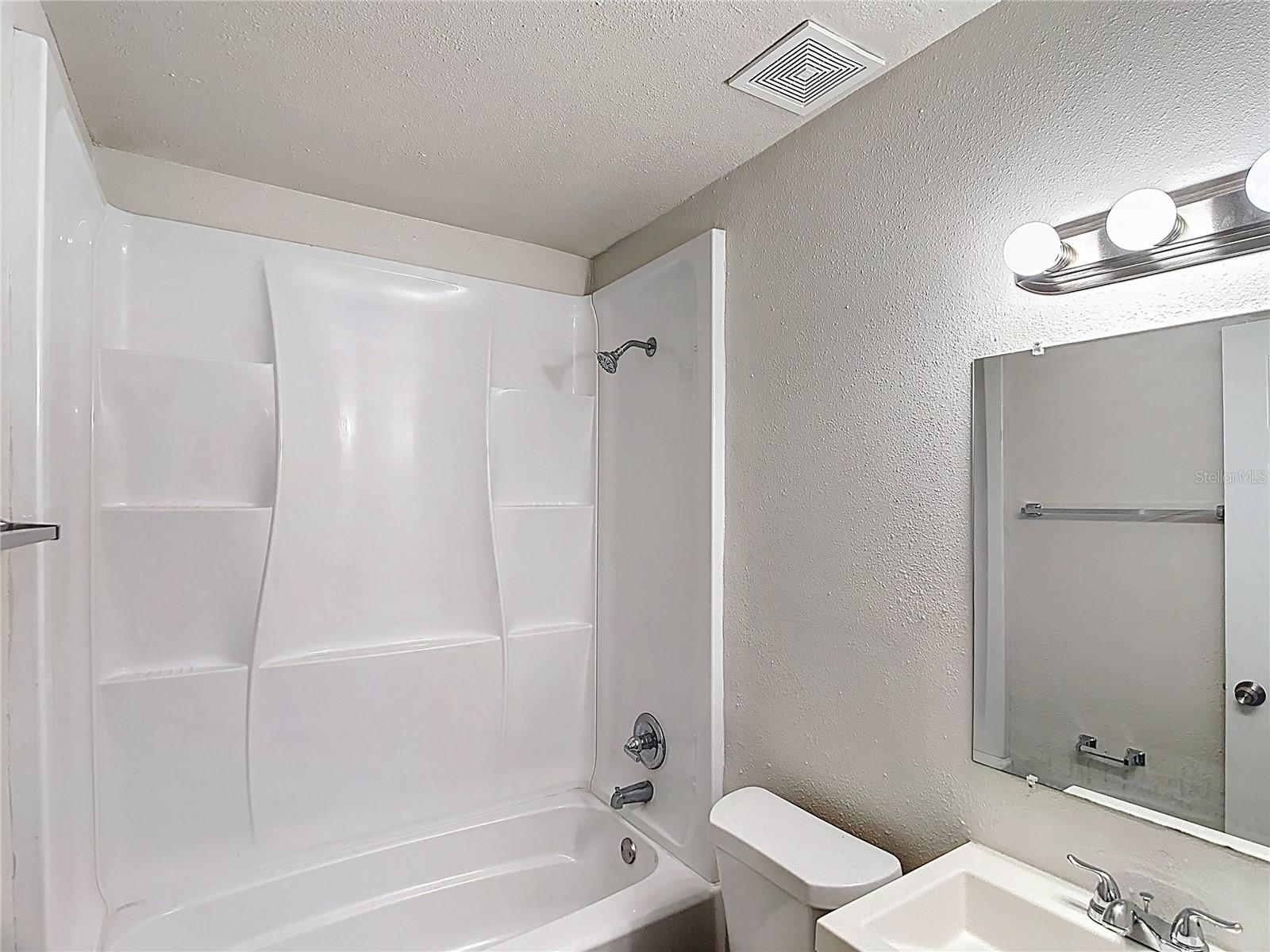 RUSKIN GROWERS SUB UNI - Residential