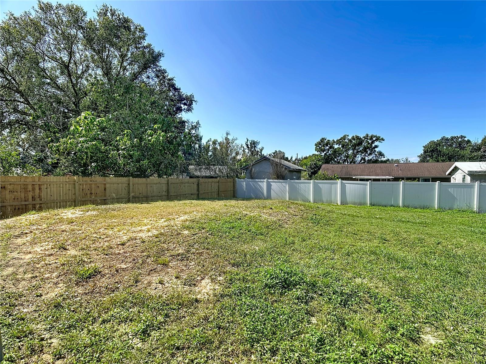 RUSKIN GROWERS SUB UNI - Residential