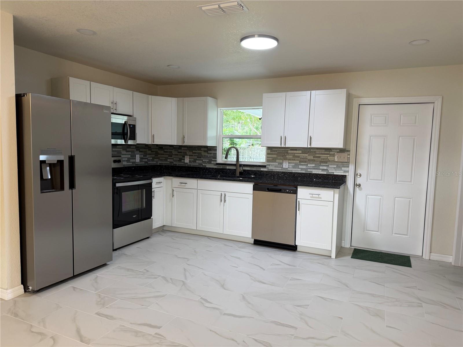 EASY ACRES - Residential