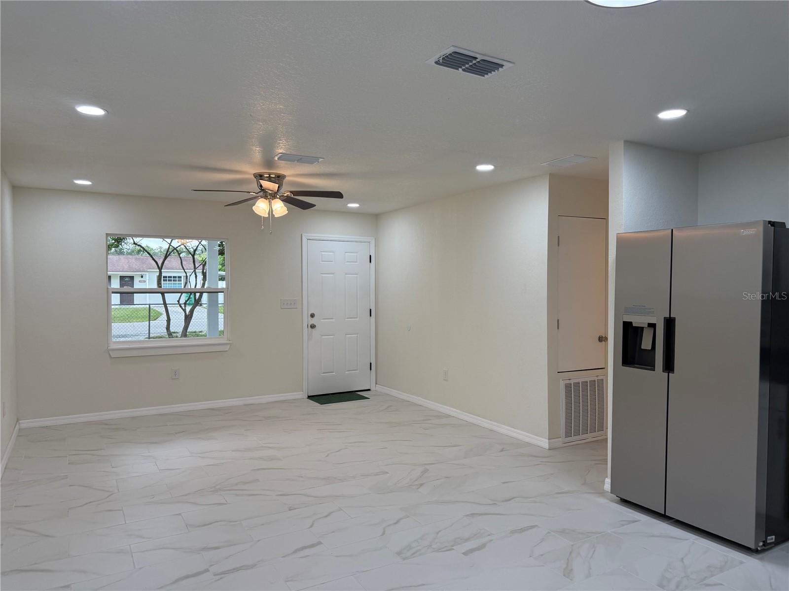 EASY ACRES - Residential