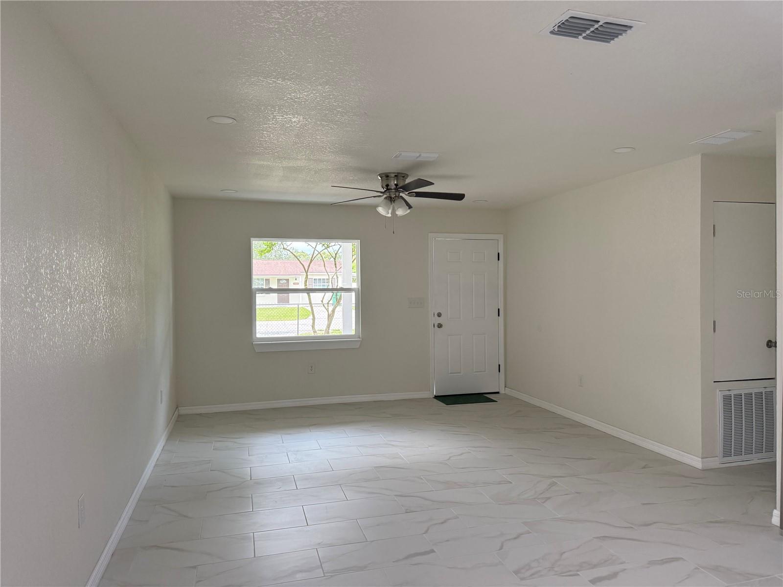 EASY ACRES - Residential