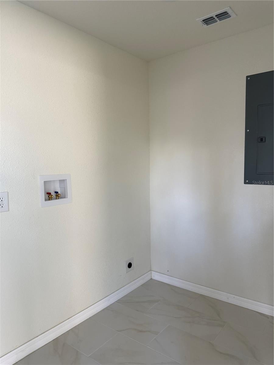 EASY ACRES - Residential
