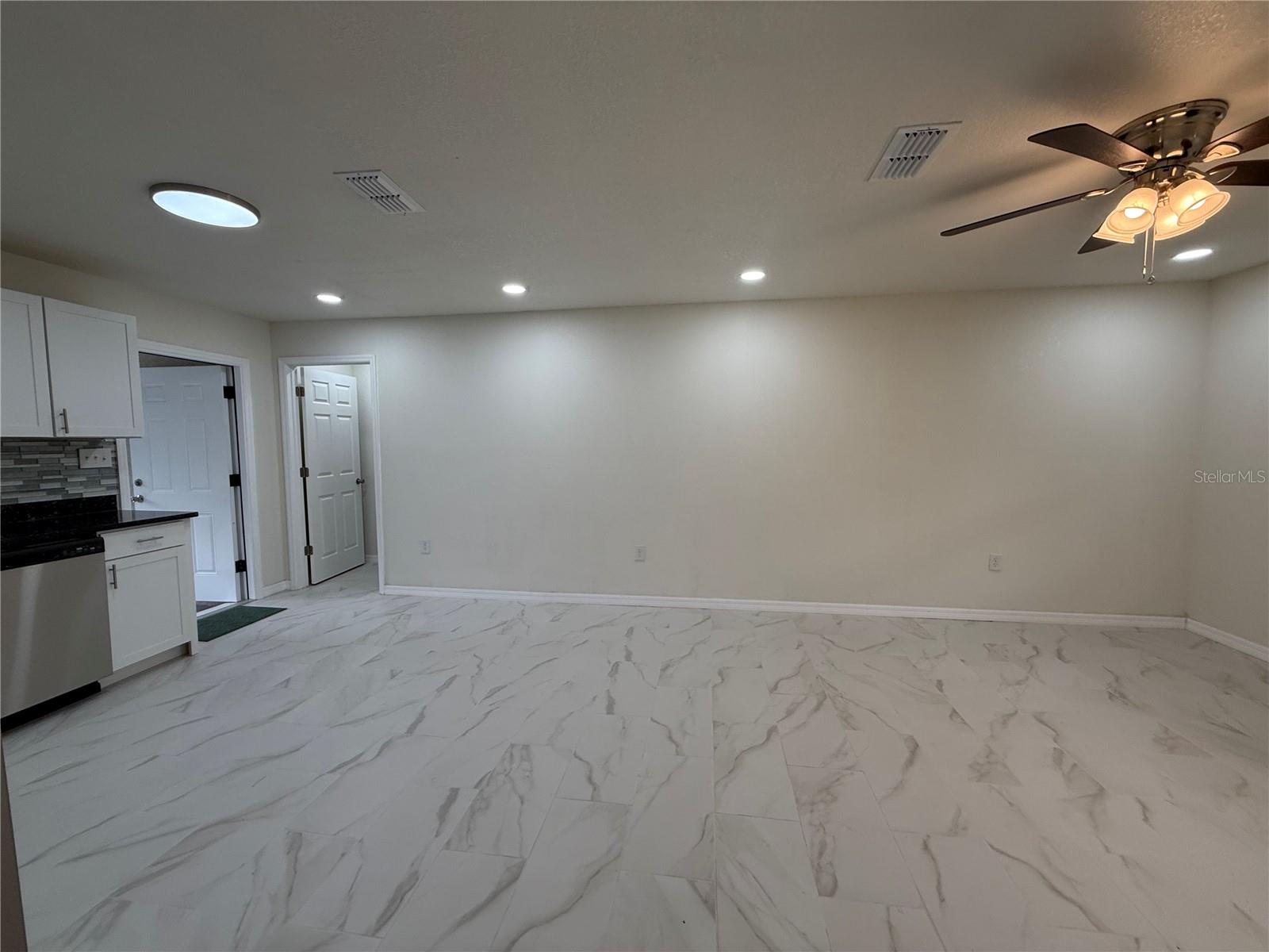 EASY ACRES - Residential