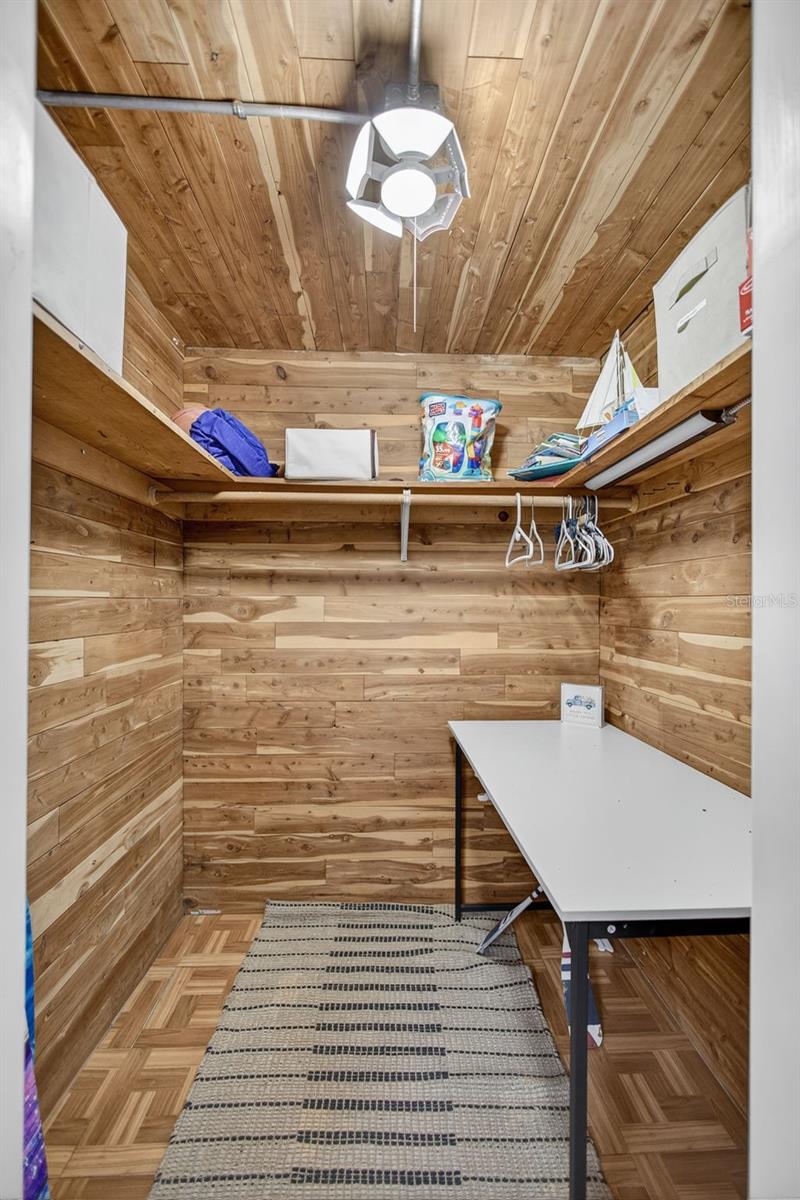 PARK VIEW ESTATES - Residential Lease