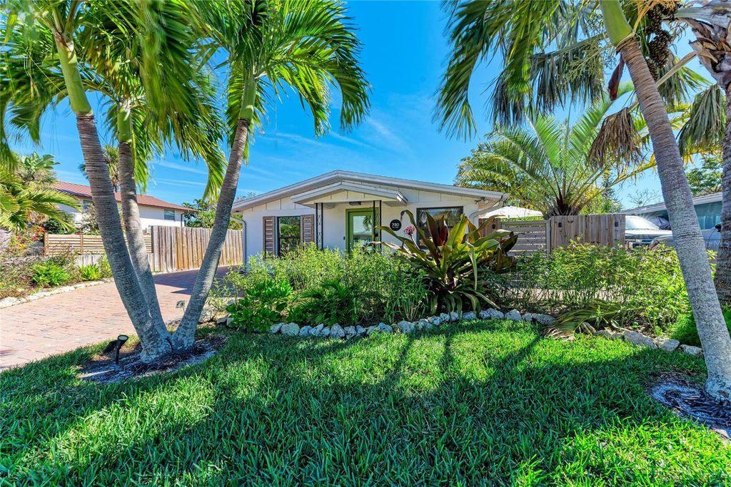 Photo of 730 Fox Street, Longboat Key, FL 34228 (MLS # A4679347)