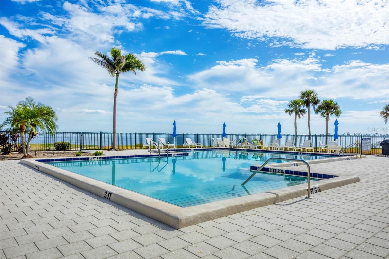 PLACIDA HARBOUR PH 04 BLDG 21 - Residential