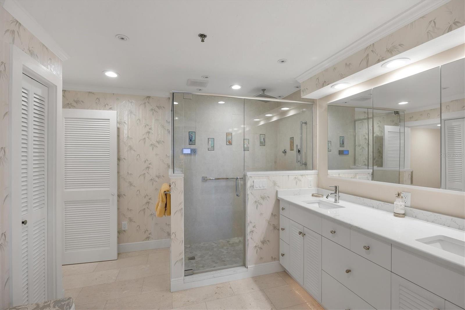 PLACIDA HARBOUR PH 04 BLDG 21 - Residential