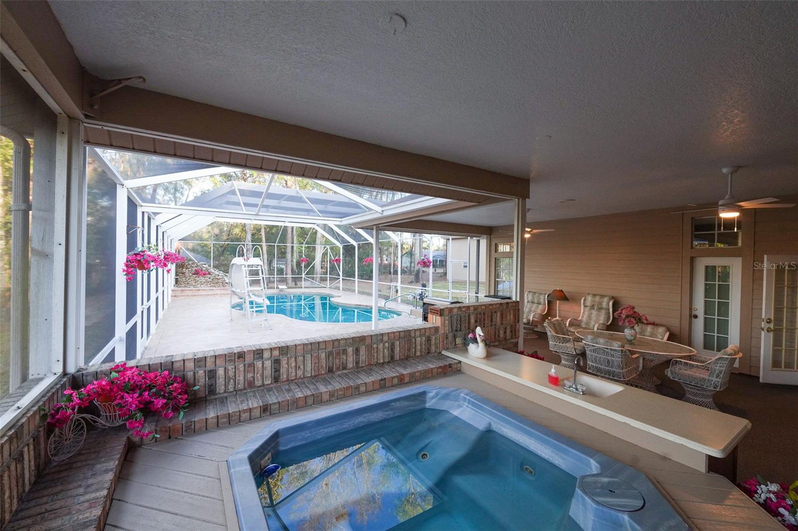 DRY CREEK ESTATES - Residential