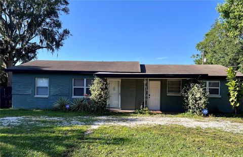 A home in AUBURNDALE