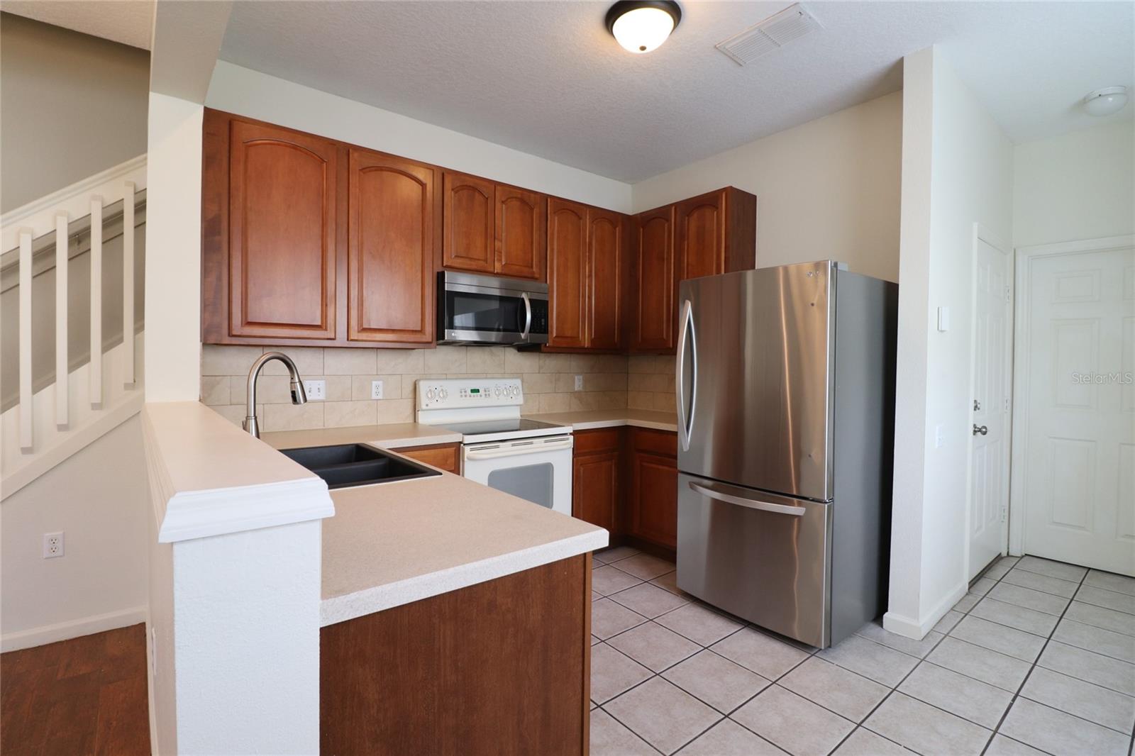 VISTAS AT LAKE HOWELL - Residential Lease