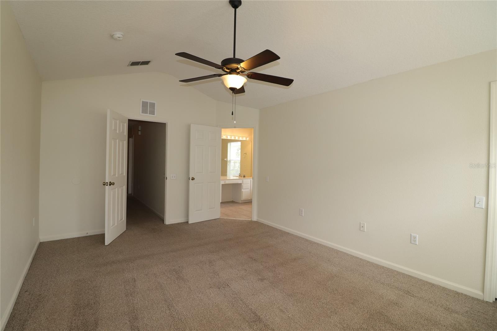 VISTAS AT LAKE HOWELL - Residential Lease