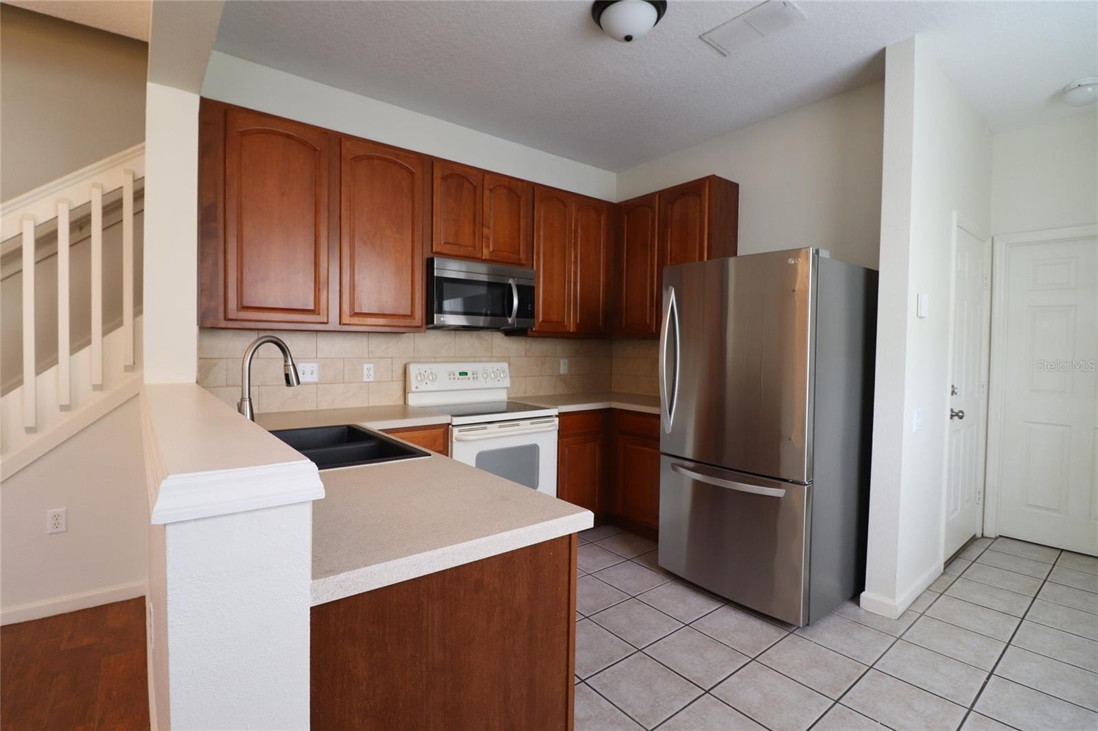 VISTAS AT LAKE HOWELL - Residential Lease