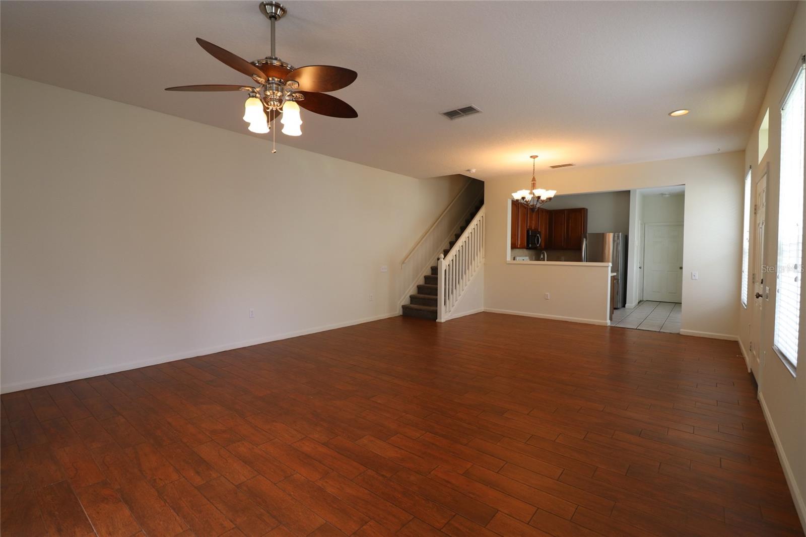 VISTAS AT LAKE HOWELL - Residential Lease