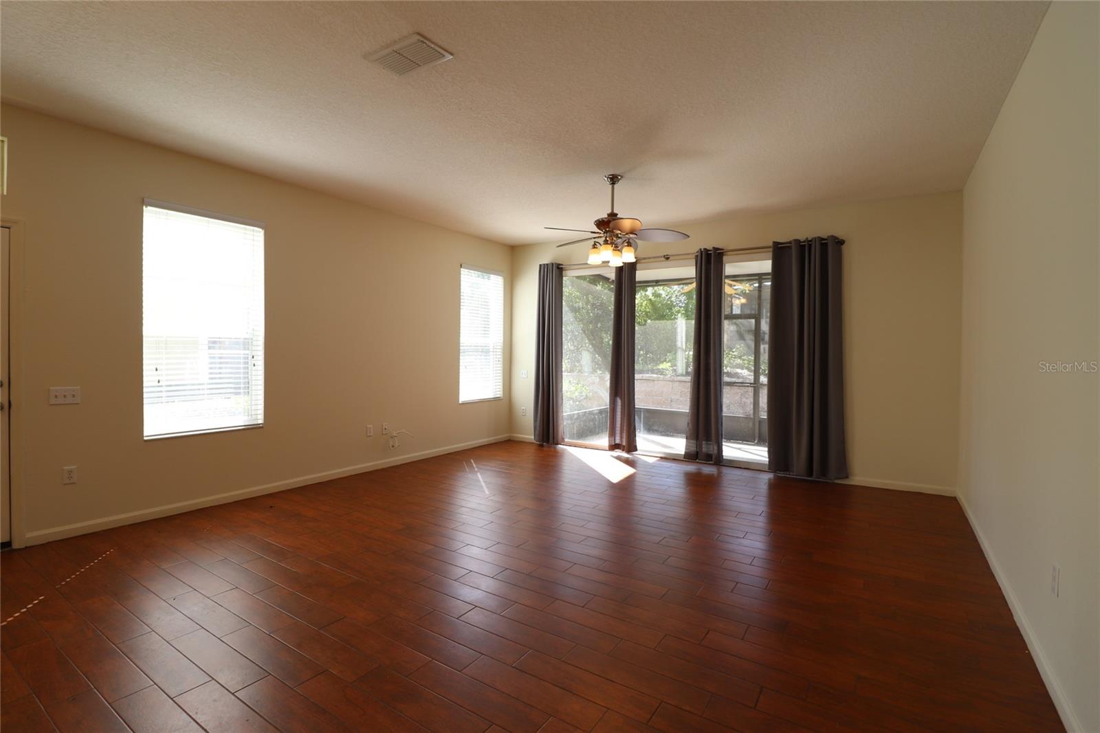 VISTAS AT LAKE HOWELL - Residential Lease