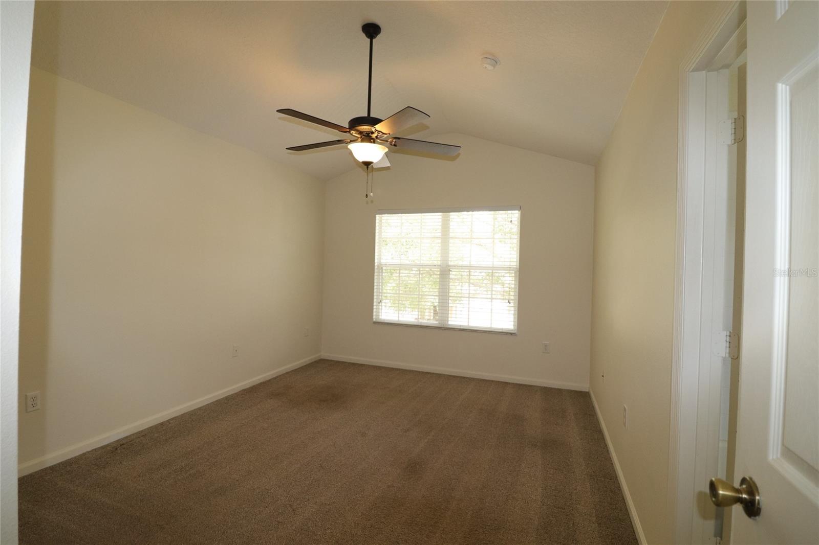 VISTAS AT LAKE HOWELL - Residential Lease