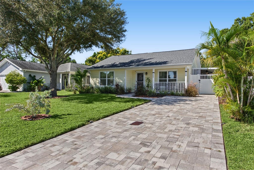 Photo of 208 N New Jersey Avenue, Tampa, FL 33609 (MLS # TB8558684)