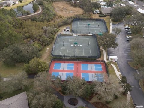 A home in DELAND