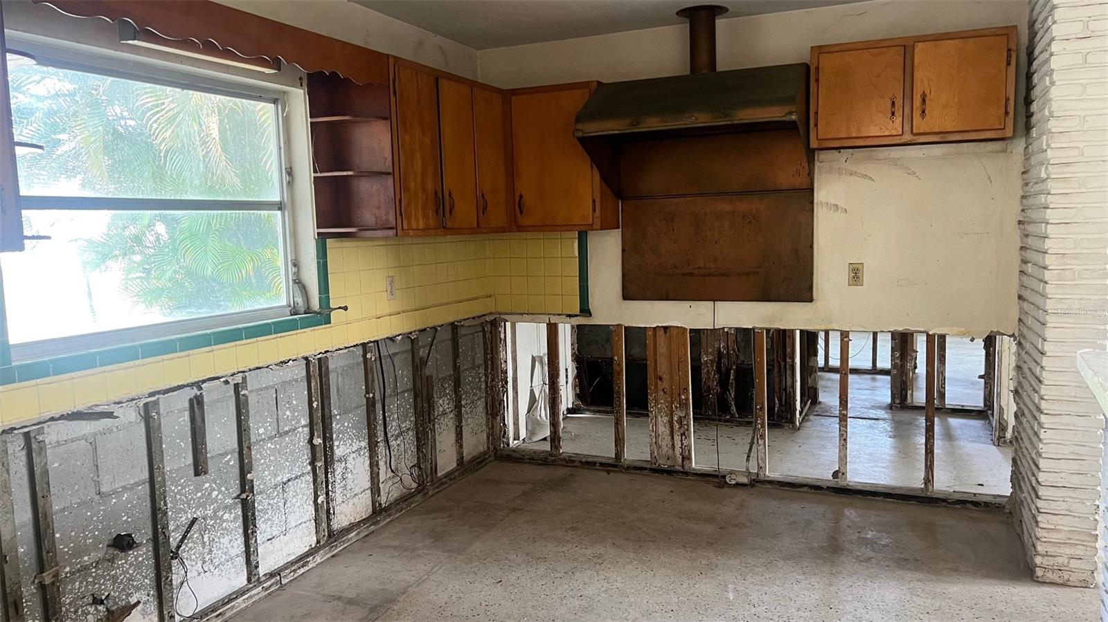 BROOKWOOD 1ST ADD EASEMENT REP - Residential