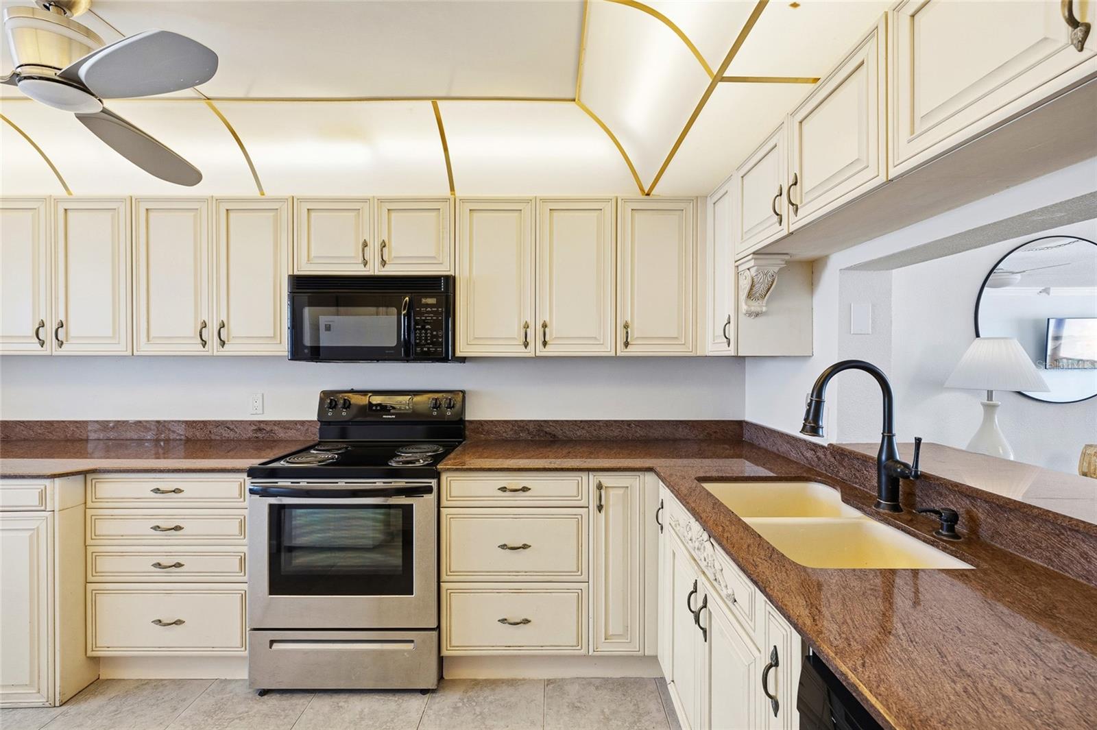 15462 GULF BOULEVARD 601