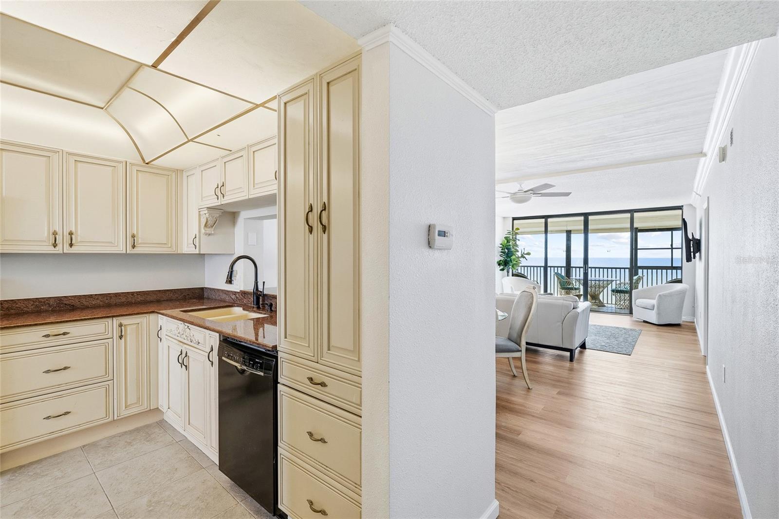 15462 GULF BOULEVARD 601