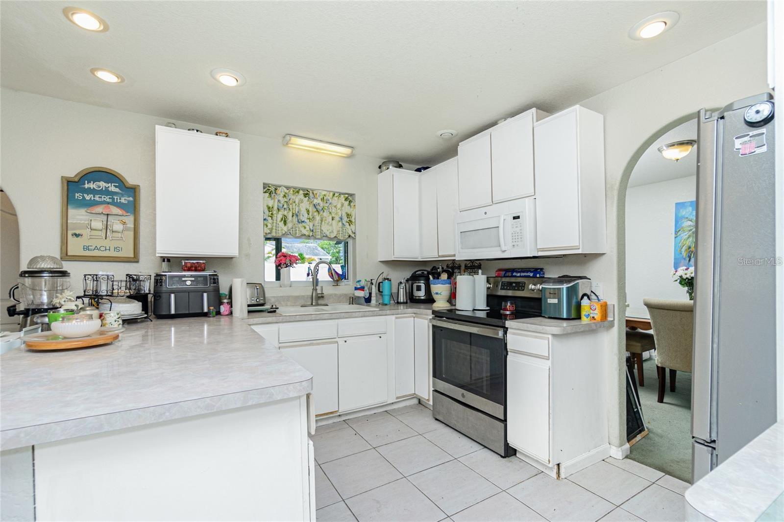 6103 FABIAN ROAD, NORTH PORT, FL, 34287 3 6103 FABIAN ROAD