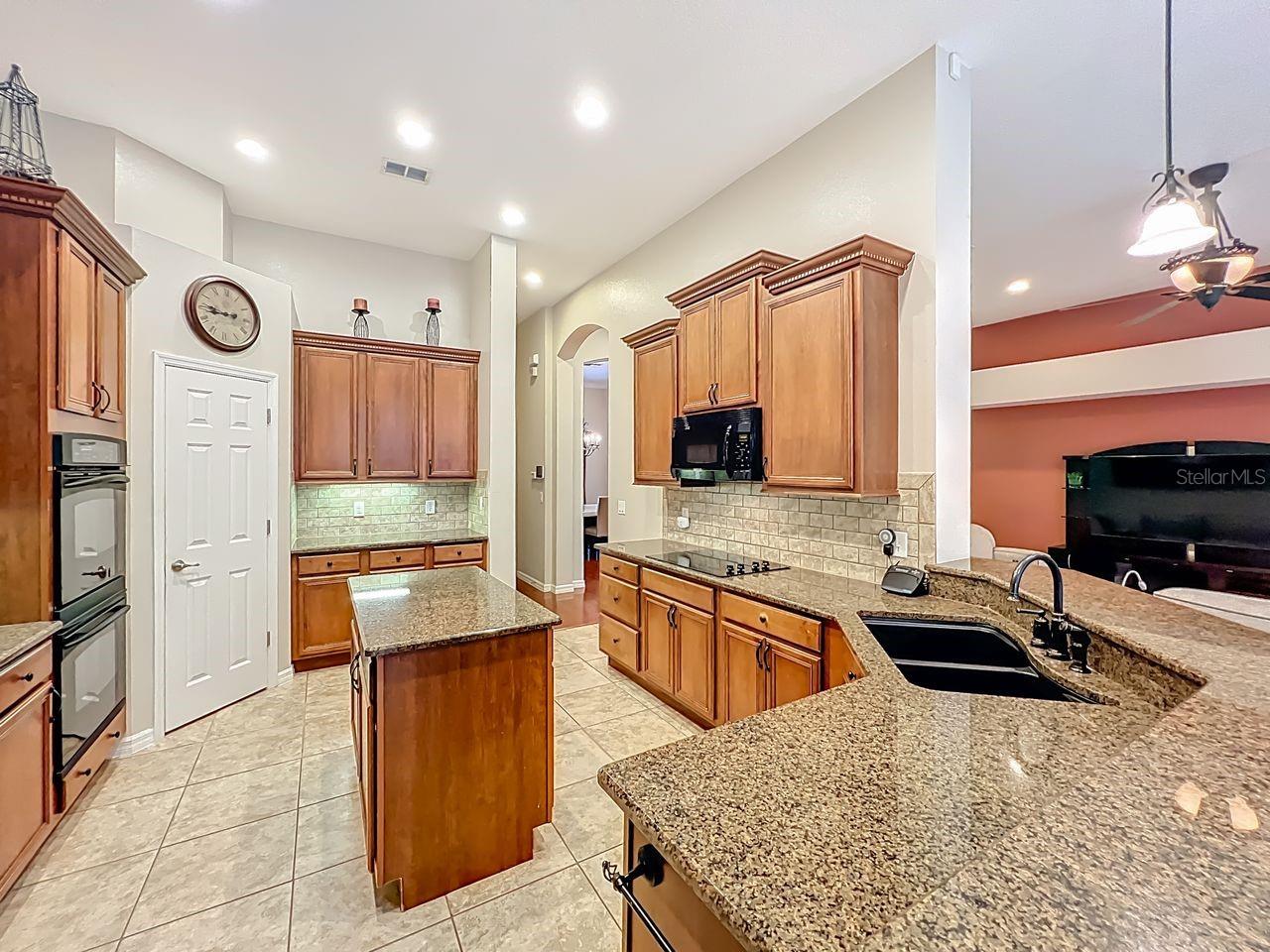 ROCK SPRINGS RIDGE PH 5-C - Residential