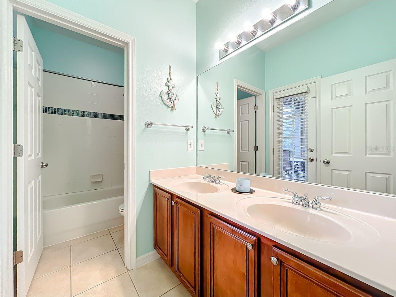 ROCK SPRINGS RIDGE PH 5-C - Residential