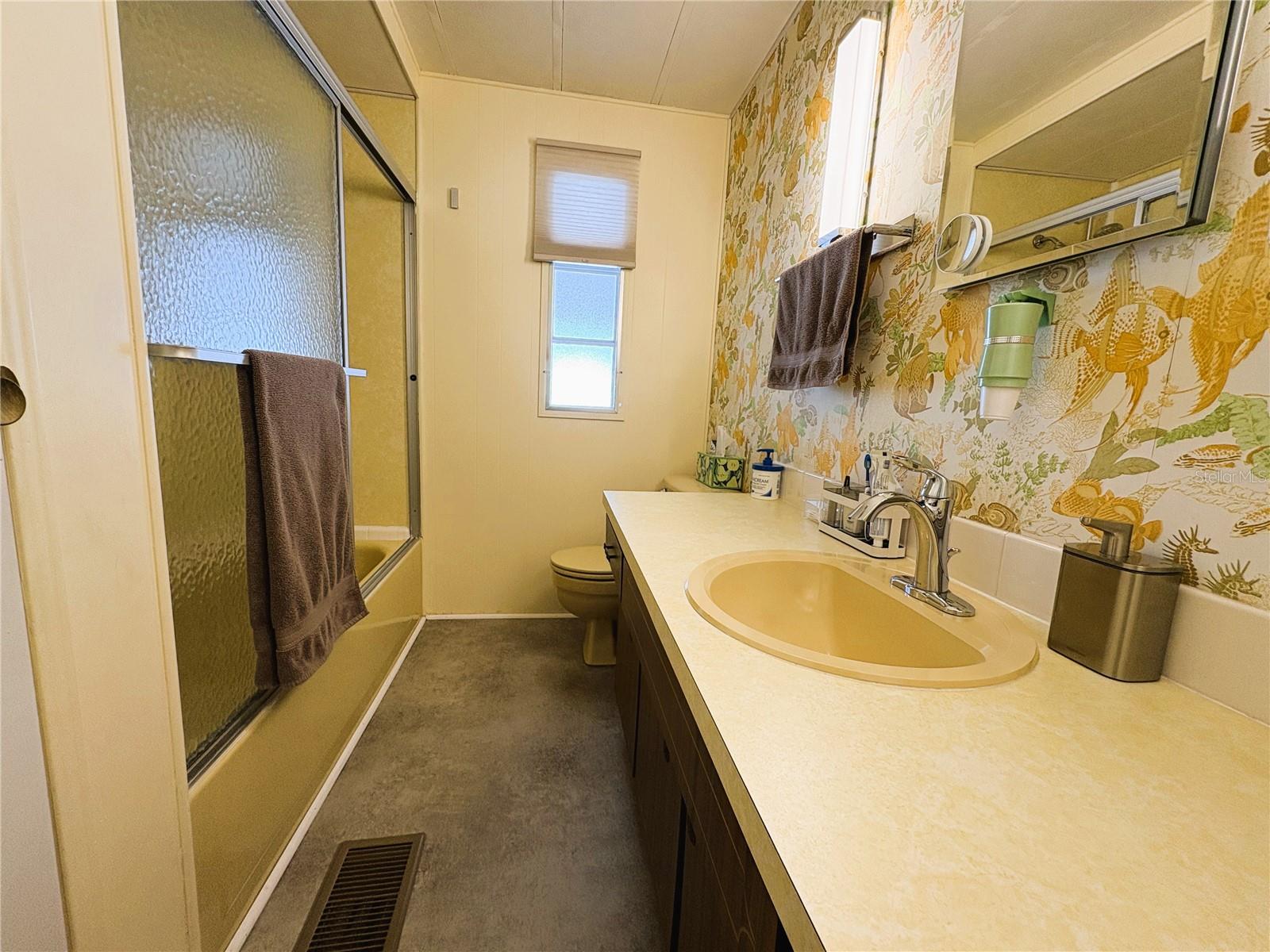 PALMA SOLA SHORES - Residential