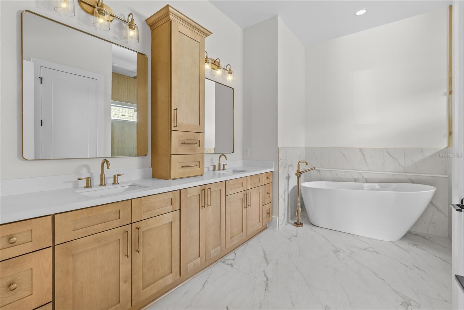DE SOTO ESTATES - Residential