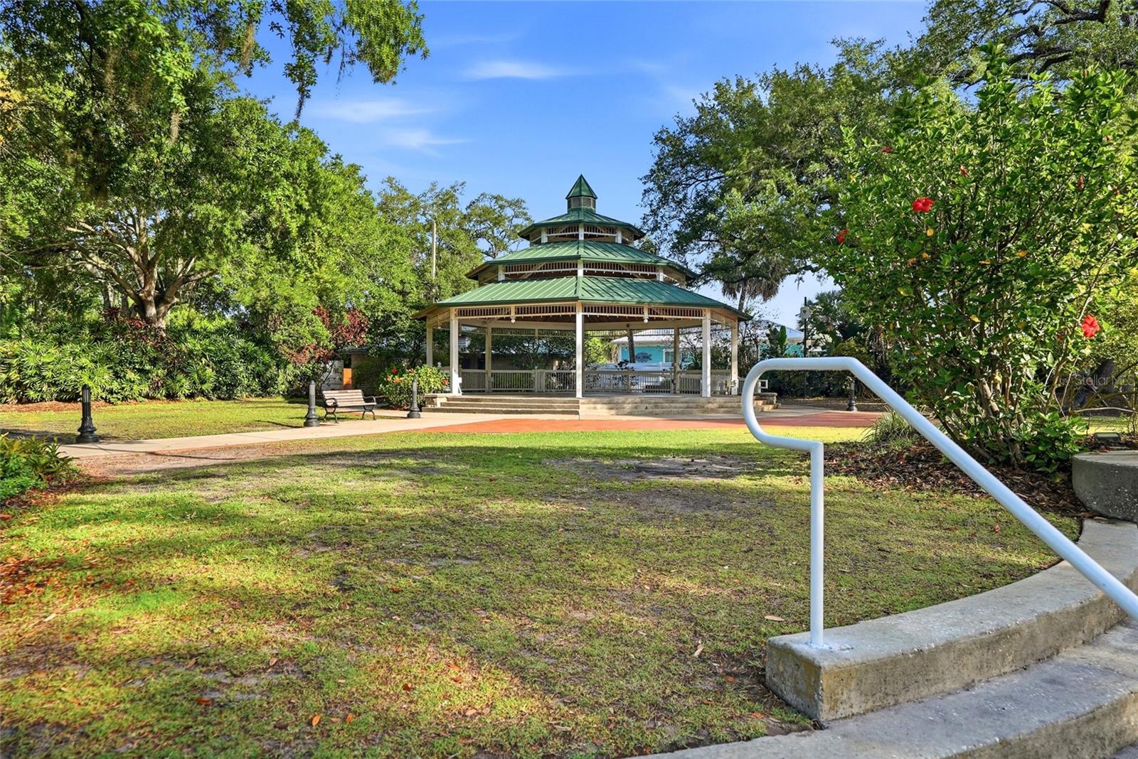 DE SOTO ESTATES - Residential