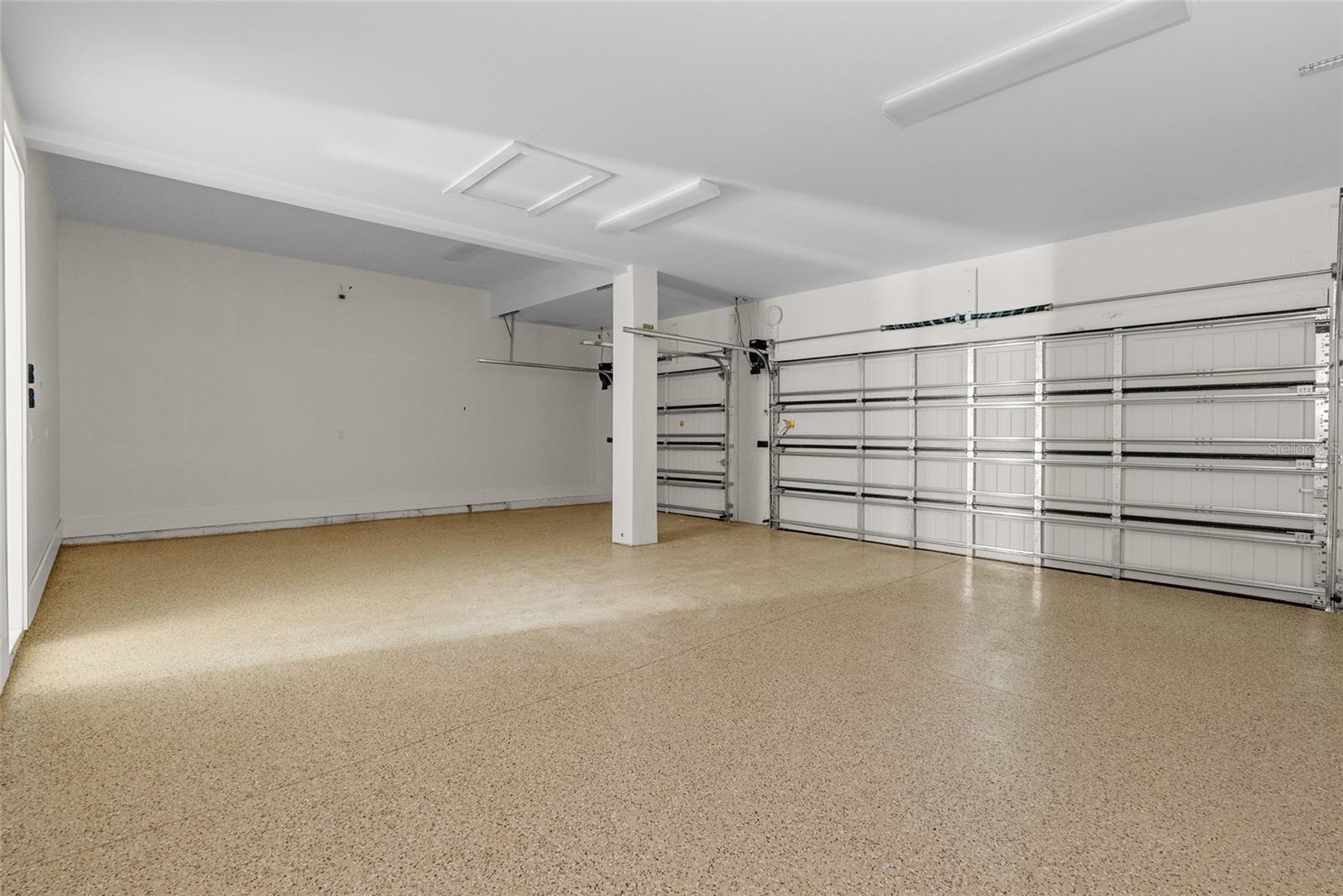 DE SOTO ESTATES - Residential