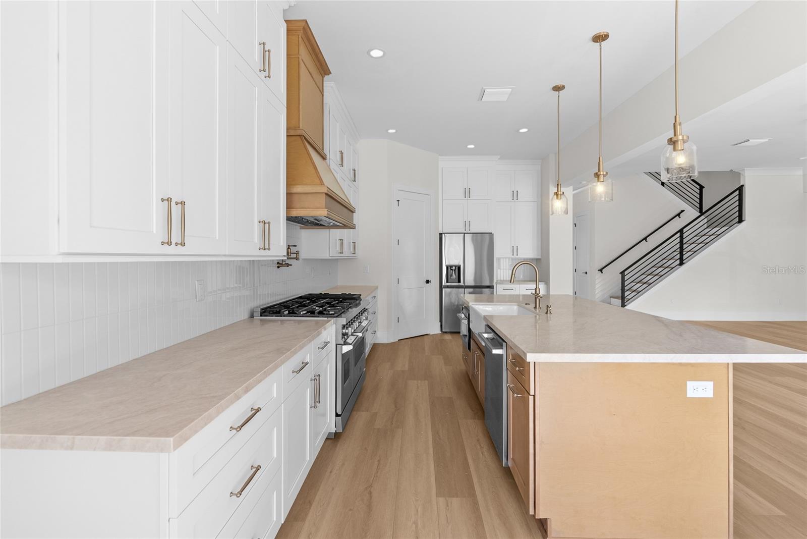 DE SOTO ESTATES - Residential