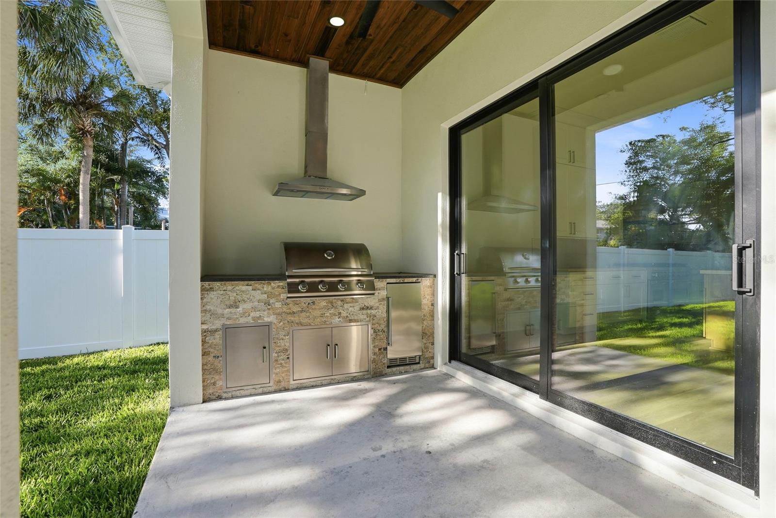 DE SOTO ESTATES - Residential