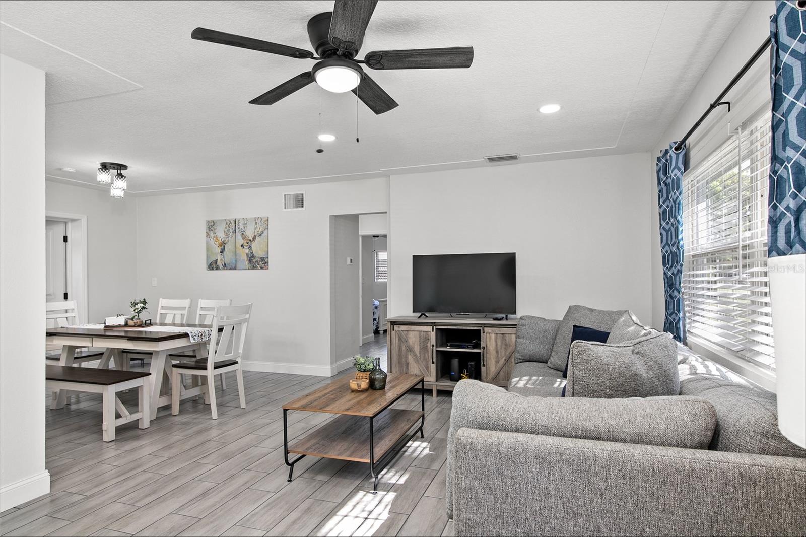 HOLIDAY HEIGHTS 2ND ADD - Residential