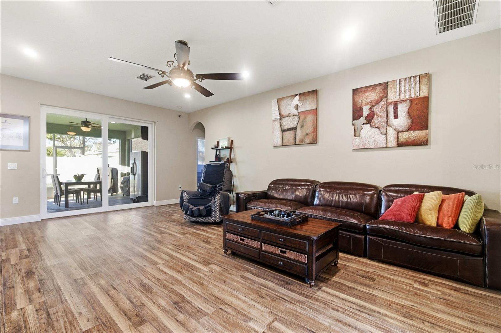 TRINITY WEST PH 02 - Residential