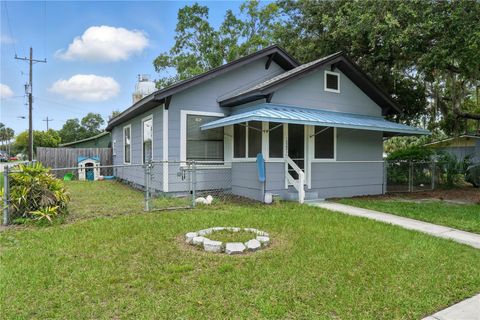 Photo of 1322 New York Avenue, Saint Cloud, FL 34769 (MLS # S5129515)