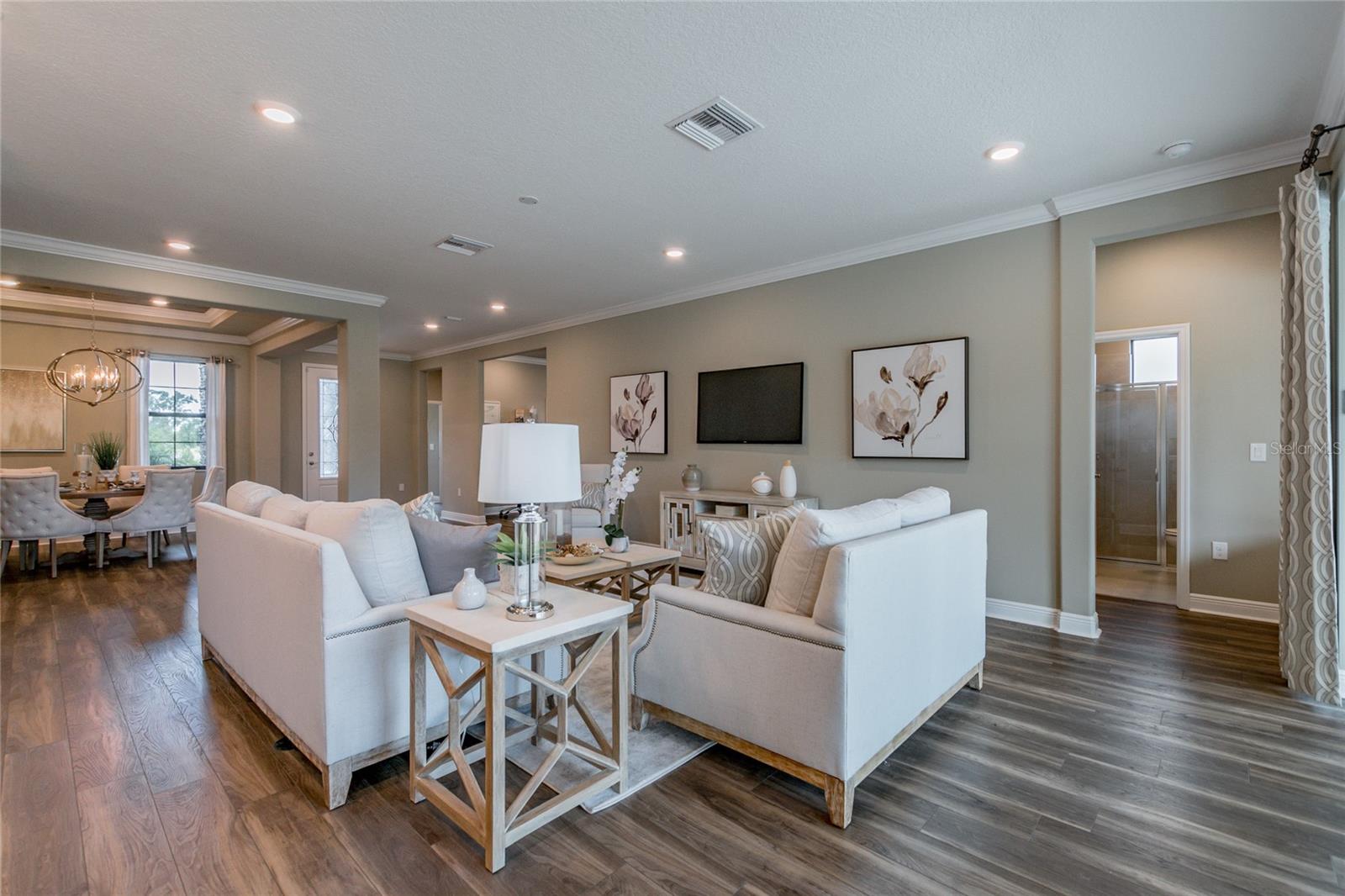 NORTH LAKE ESTATES - Residential