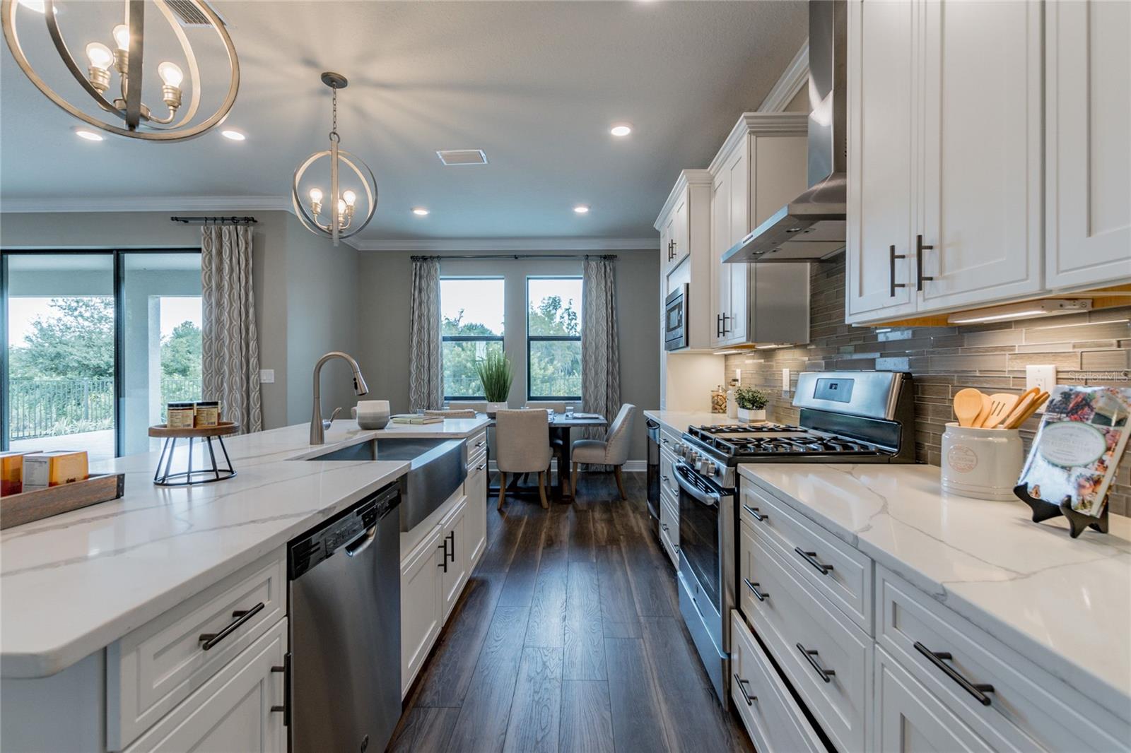 NORTH LAKE ESTATES - Residential