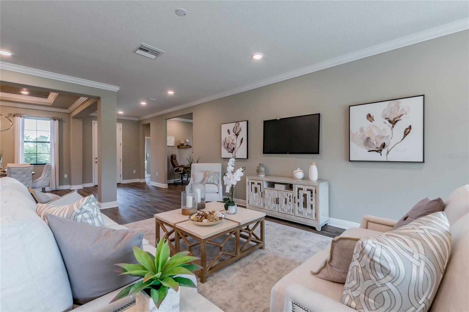 NORTH LAKE ESTATES - Residential