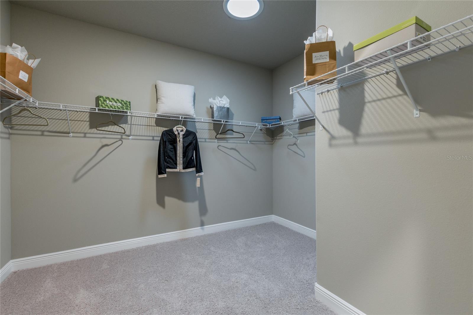 NORTH LAKE ESTATES - Residential