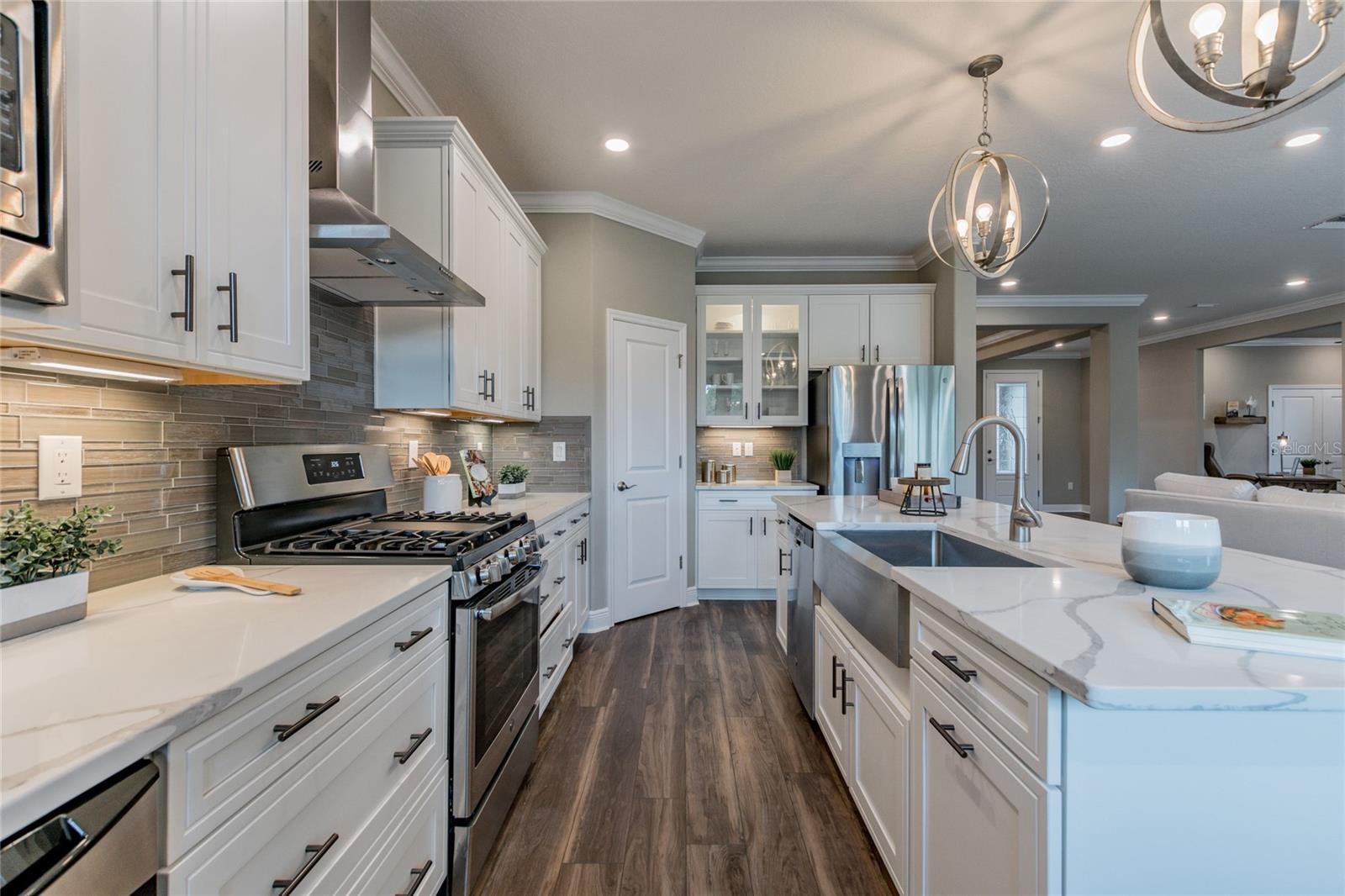 NORTH LAKE ESTATES - Residential