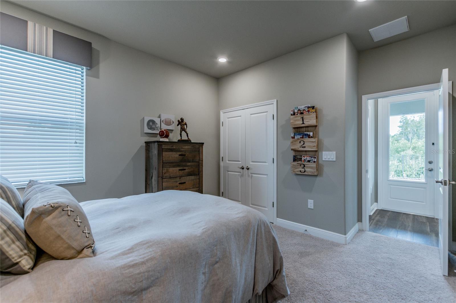 NORTH LAKE ESTATES - Residential