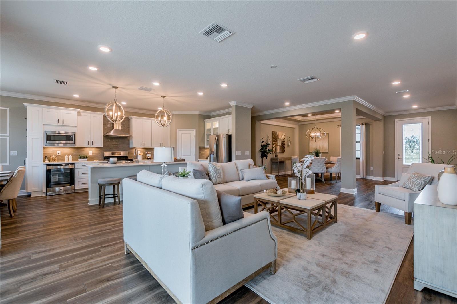 NORTH LAKE ESTATES - Residential