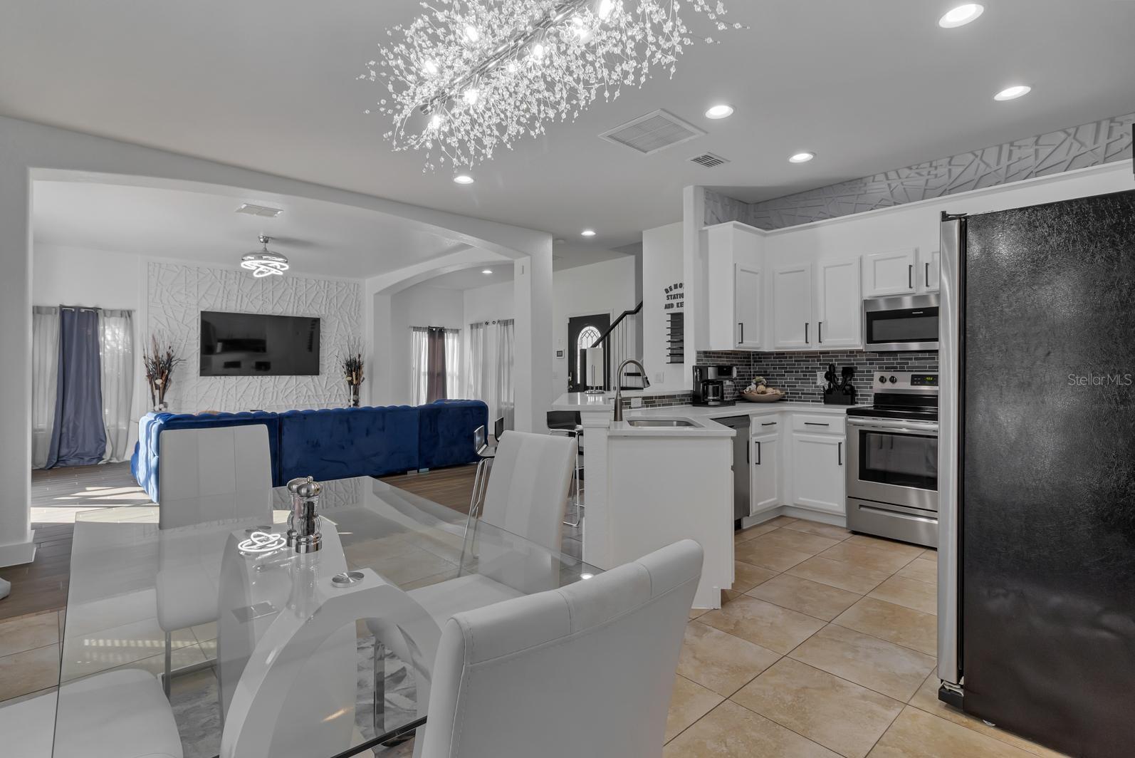 HIGH GROVE UNIT 02 - Residential Lease