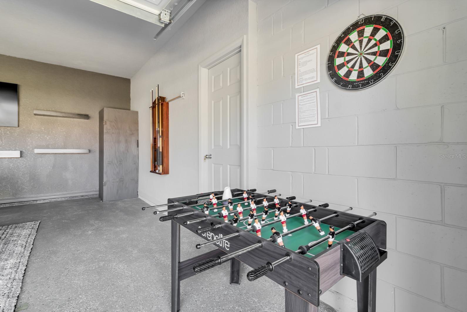 HIGH GROVE UNIT 02 - Residential Lease