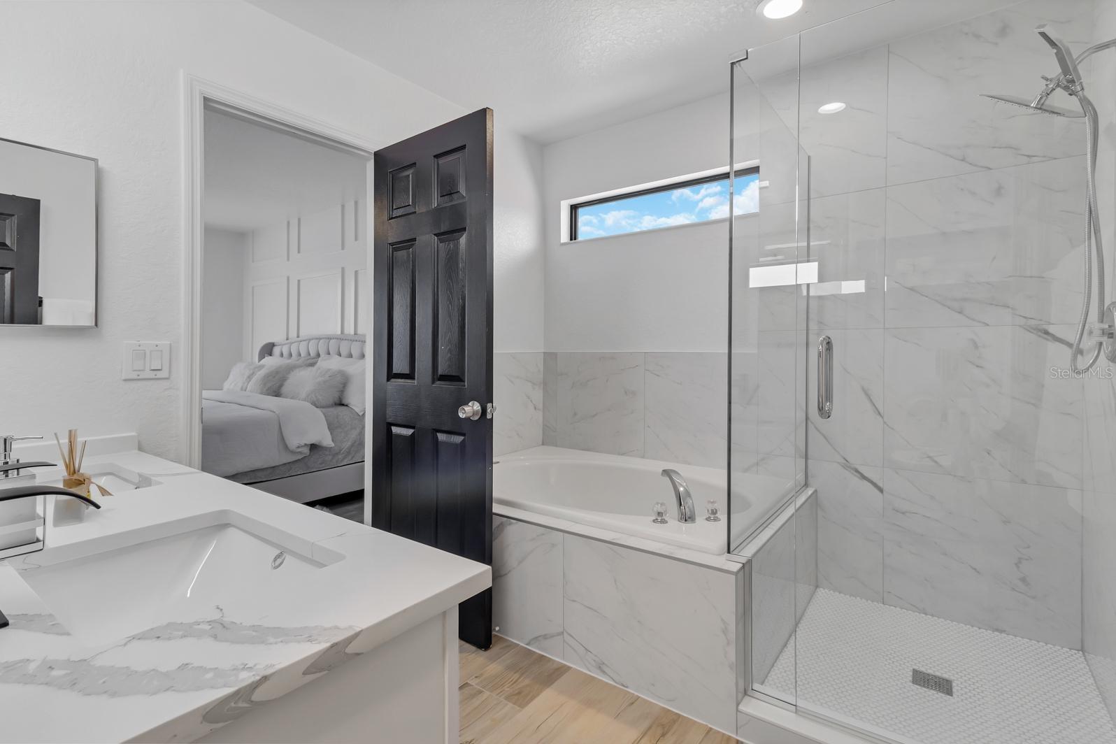 HIGH GROVE UNIT 02 - Residential Lease