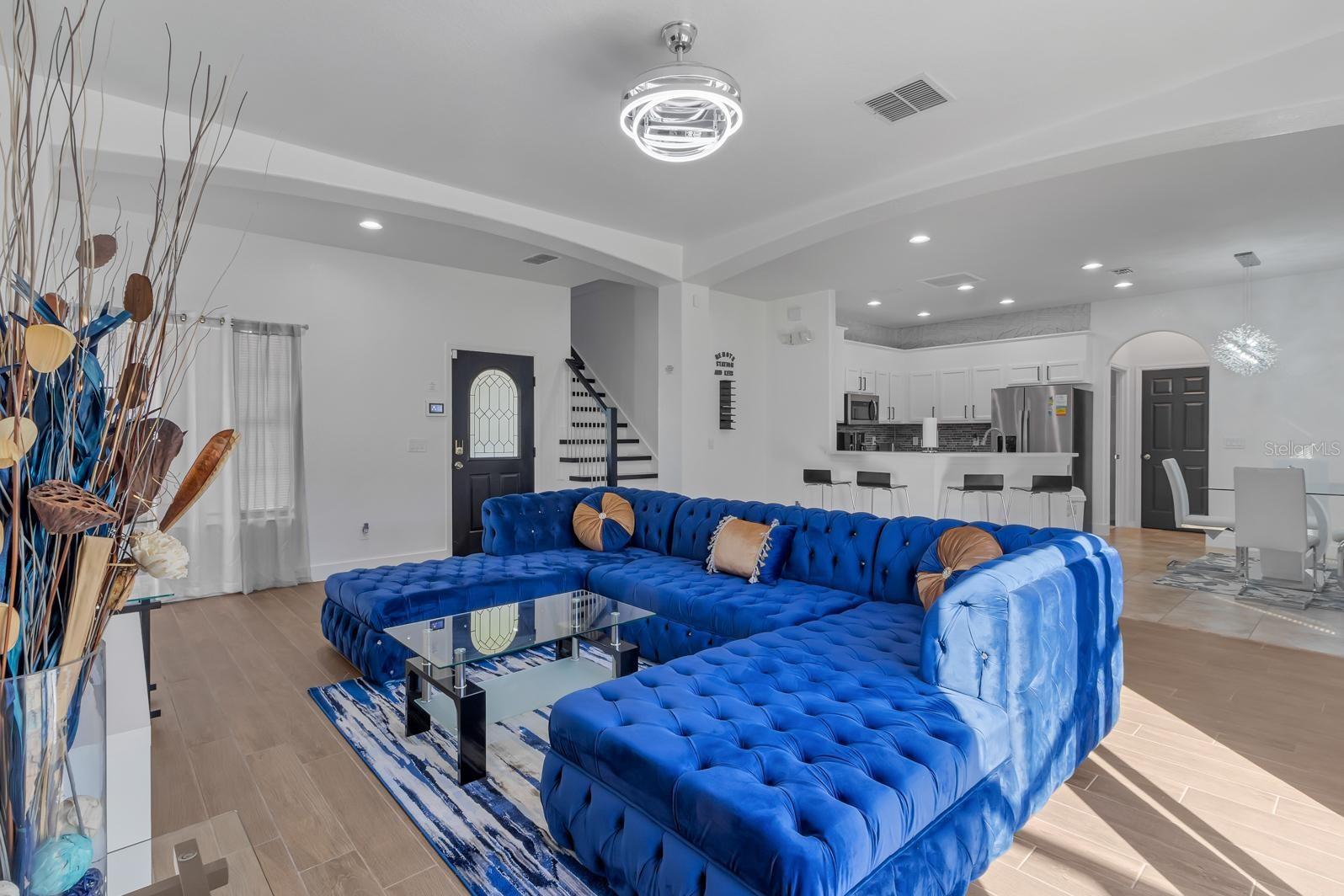 HIGH GROVE UNIT 02 - Residential Lease